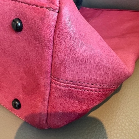 L.A.M.B. by Gwen Stefani real leather large shoulder tote bag raspberry red - Picture 7 of 16